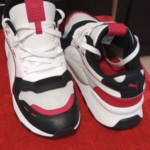 Stylish Mens Black and Red Puma Sneakers